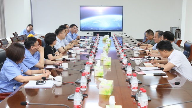 河南省國資委黨委副書記、主任吳祖明一行到萬基控股集團調(diào)研